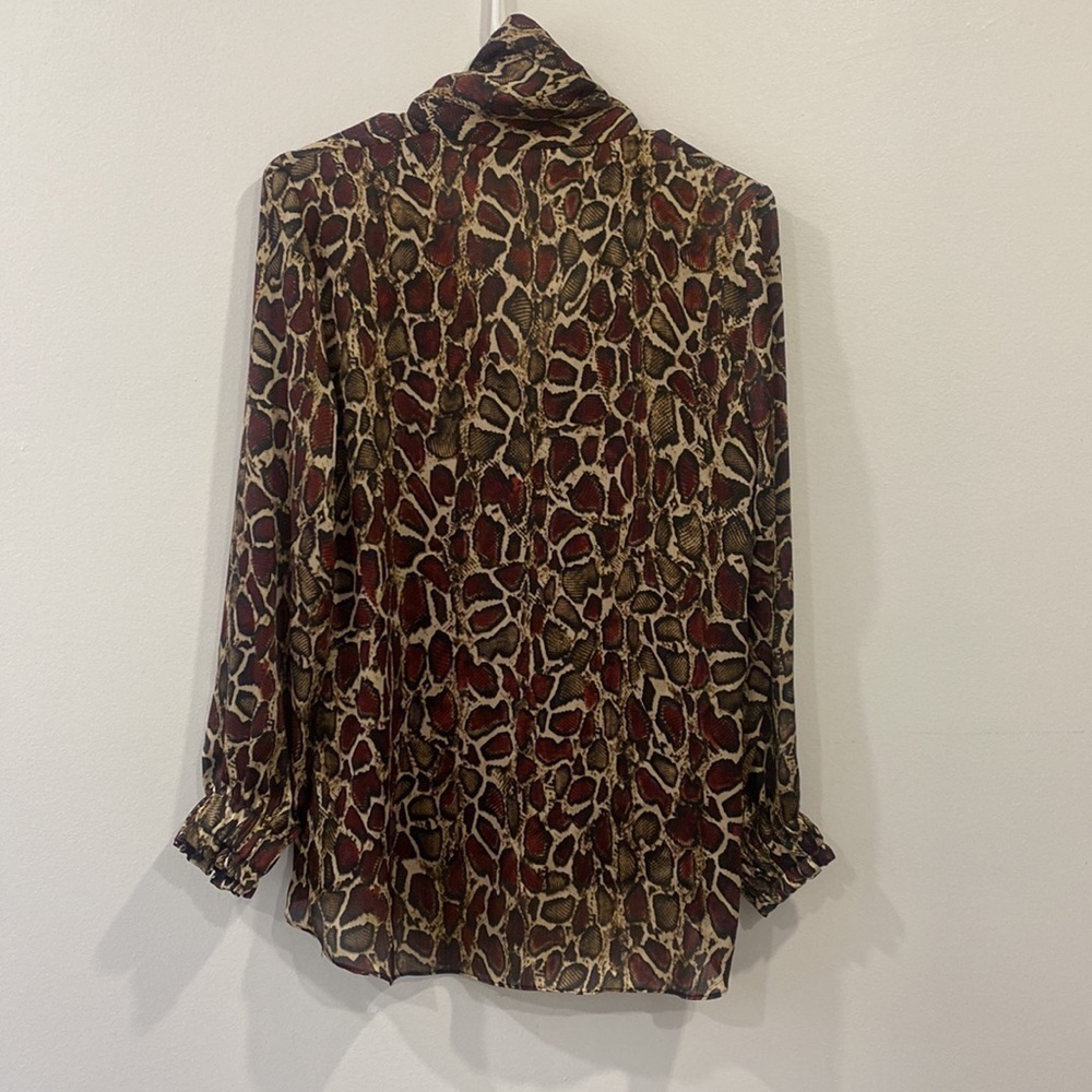 ZARA Animal Print Flowy V-Neck with Neck Tie - Picture 12 of 15